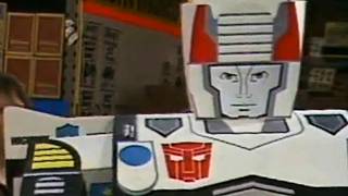 Transformers Standee scene from Prisoner Cell Block H
Scene from episode 663 of the Australian TV Show Prisoner Cell Block H featuring a shop standee of the Transformers G1 Prowl toy.
For more rare Transformers Media visit TFRaw.com and for early access to the latest Videos consider supporting the archive on Patreon.com/TFRaw Transformers Standee scene from Prisoner Cell Block H