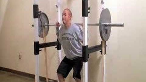 Workoutz.com - Squats with Powerlifting Bands