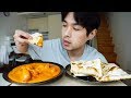 Butter Chicken & Garlic Naan - MUKBANG