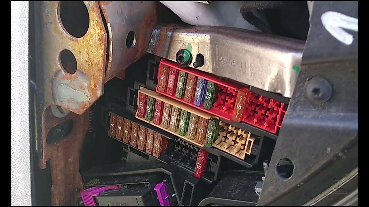 2007 20015 Audi q7 quattro 4LB 3.6 engine BHK fuse box locations