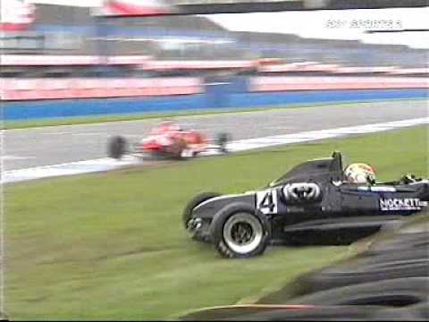 Joe D'Agastino crashes Formula Ford at Donington 2005