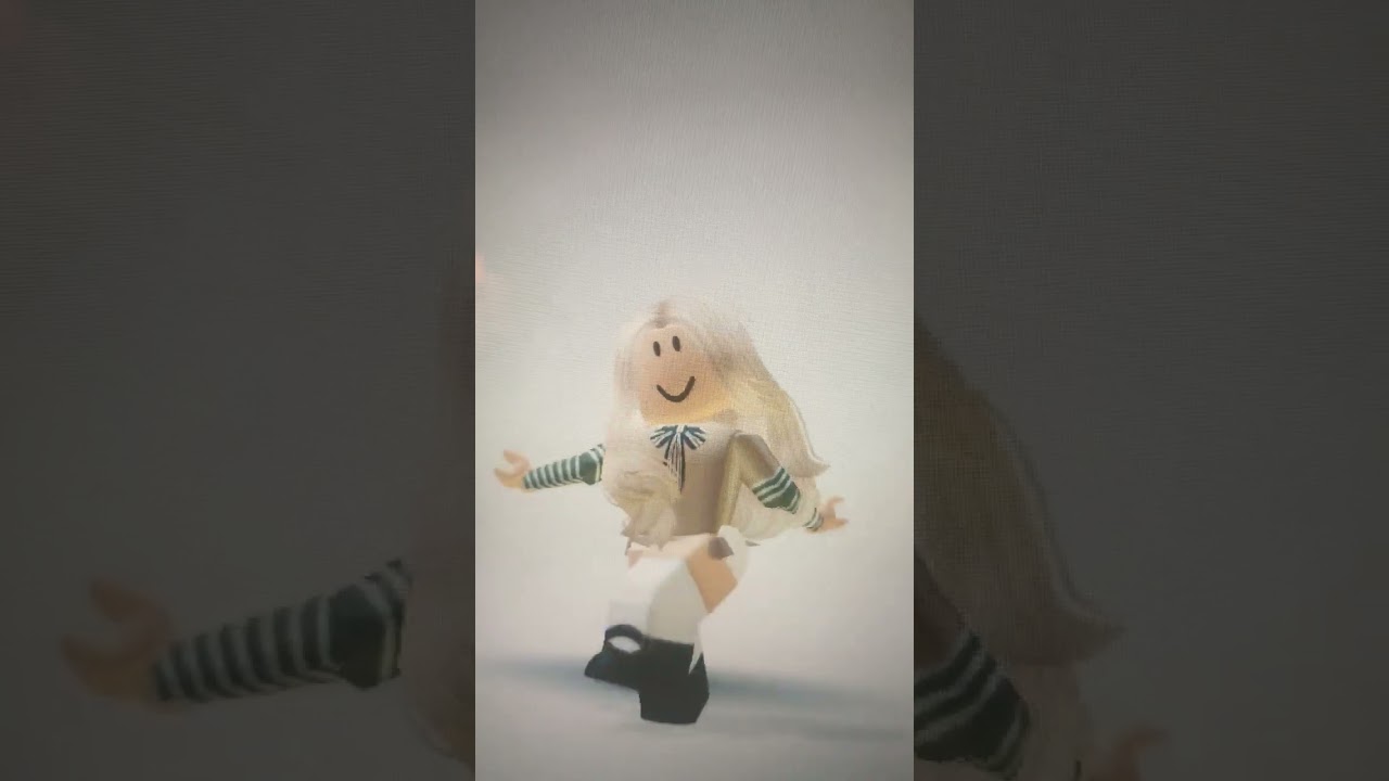 recreating the M3gan dance in roblox.. I did my best lol 