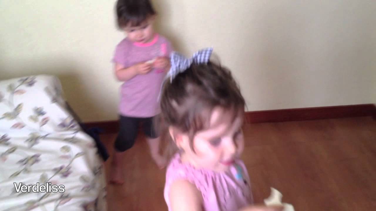 Kids reaction to pregnancy test - Test de embarazo, reacción de los hermanos mellizas berecoechea