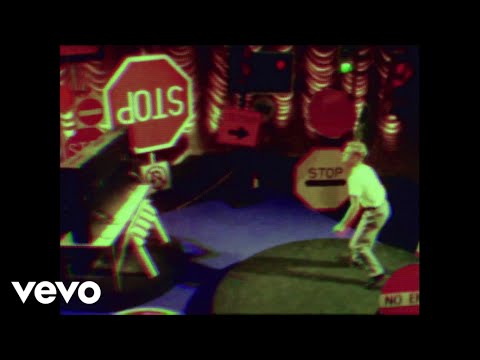 Oasis - Stop Crying Your Heart Out (Official Video)