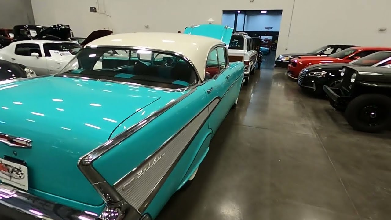 青葉 1957 Chevrolet Bel Air 4-Door Sedan – Classic Americana in Surf