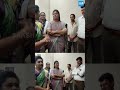 సీదిరిను పరామర్శించిన పుష్పశ్రీ వాణి...#SeediriAppalaraju #pushpasrivani #YSRCP #sakshitvlive