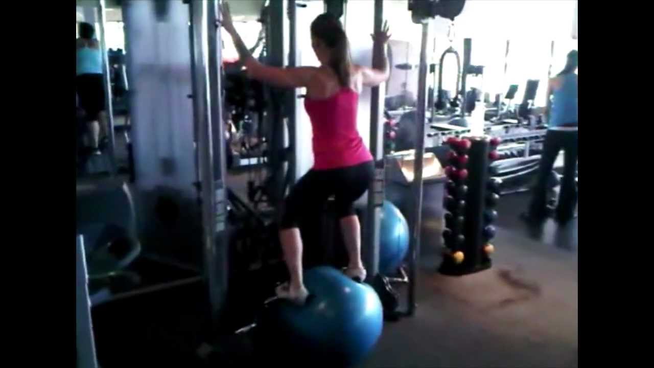 SEXY GIRL TRAINS SWISS BALL BALANCE YouTube