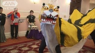 【震災】「虎舞」も・・・復興願いロンドンで追悼式(12/03/12)