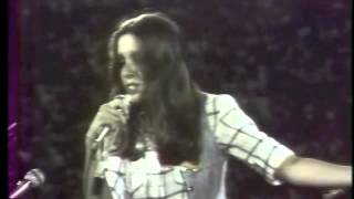 Ana Belen canta por primera vez (en publico) 7Dias Con el Pueblo, 1974  "Quiero ser y rodar" chords