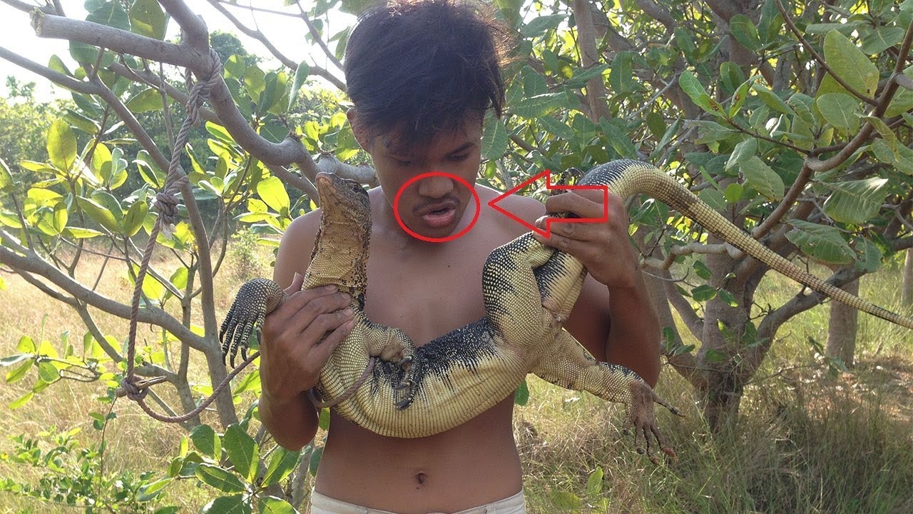 Good Creative! Smart Man Make Primitive Komodo Dragon Trap At Rice Field To Catch and Attacked Wit