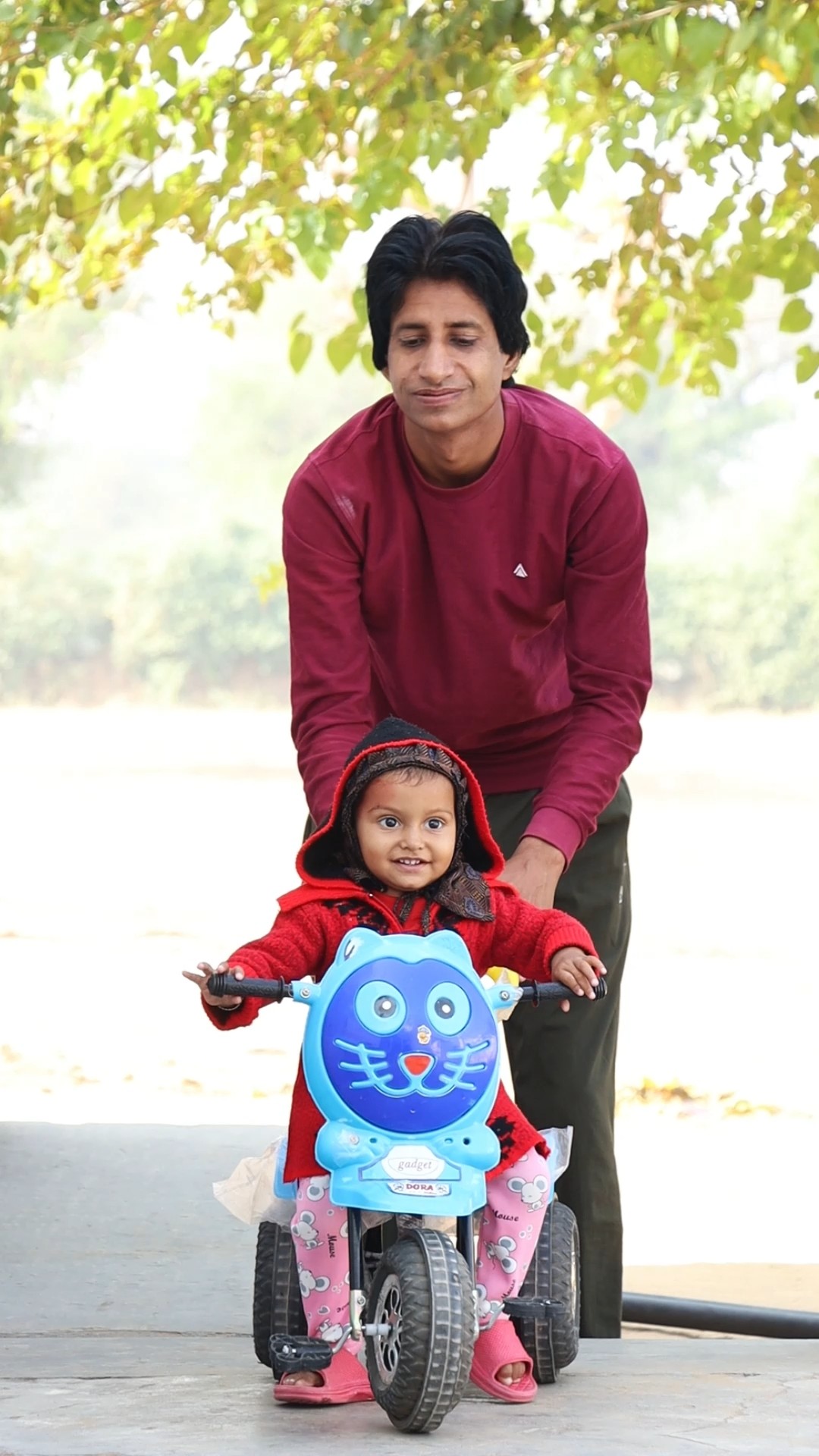 Mere papa cycle ? laye tring tring #papa #trending #shorts #cycle