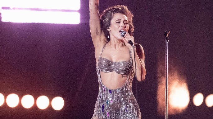 Miley Cyrus Sparkles In Vintage Bob Mackie Dress At Grammys