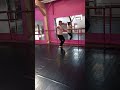 Les dégagés et les relevés sur demies pointes.