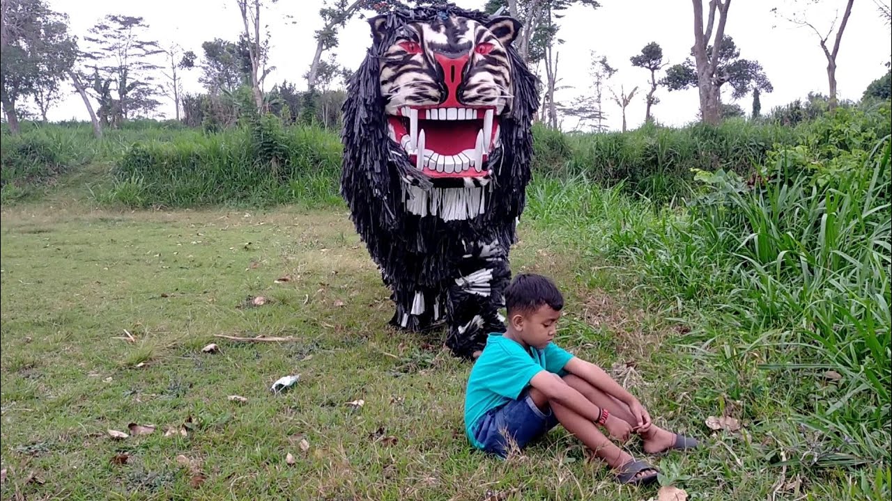 ANAK E DIMAKAN CAN MACANAN SINGO BARONG