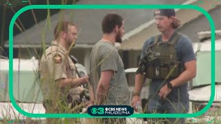 Man unknowingly picks up hitchhiker accused of murder
