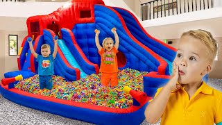 Chris verwandelt sein Haus in einen Trampolinpark | Kinder entwickeln Kreativität und Fantasie