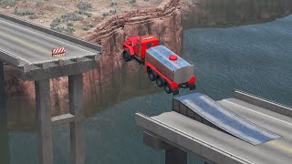 Cars Vs Ramp Truck And Broken Bridge, Xe tải băng qua cây cầu bị hỏng - BeamNG Drive.020 screenshot 5