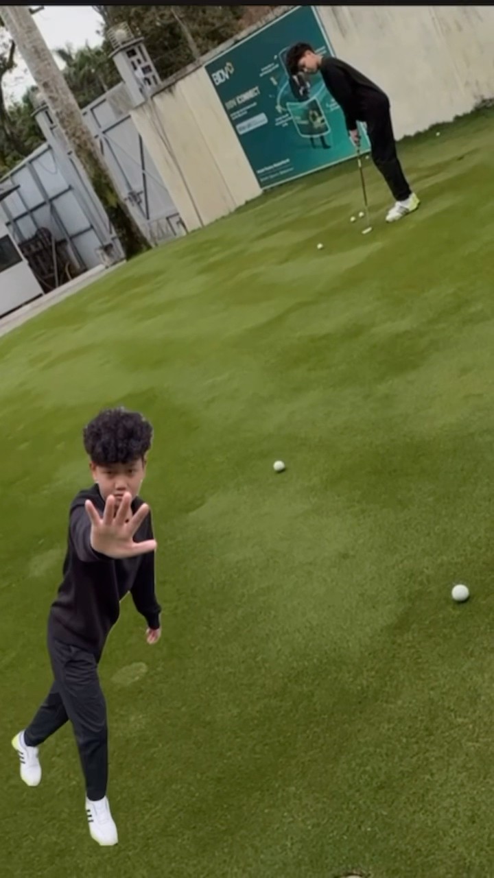 (Golf familyVN) chờ xíu ?#putter #golf #shorts