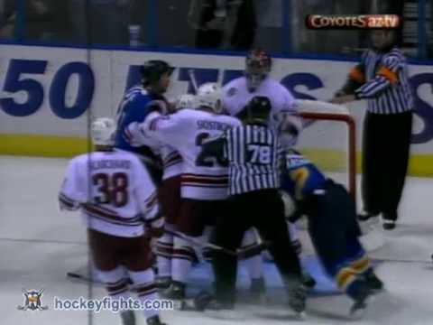 Derek Morris vs Keith Tkachuk Nov 25, 2006