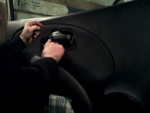 Как снять обшивку карту передней двери NISSAN MICRA /demontaz boczka drzwi przod/door panel removal