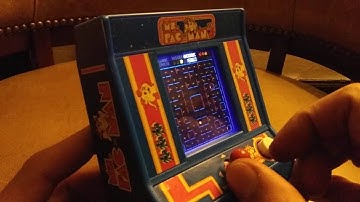 I Got Trapped in a Tiny Box! | Ms. Pac-Man Glitch | Basic Fun Arcade Classics | zerooskul