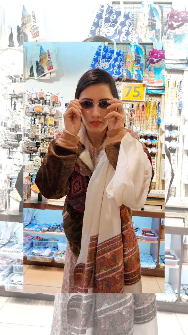 Turkey Main Li  ₹7000 Ki Jacket ? #neetubisht #fashion #shopping #trendingshorts #shorts