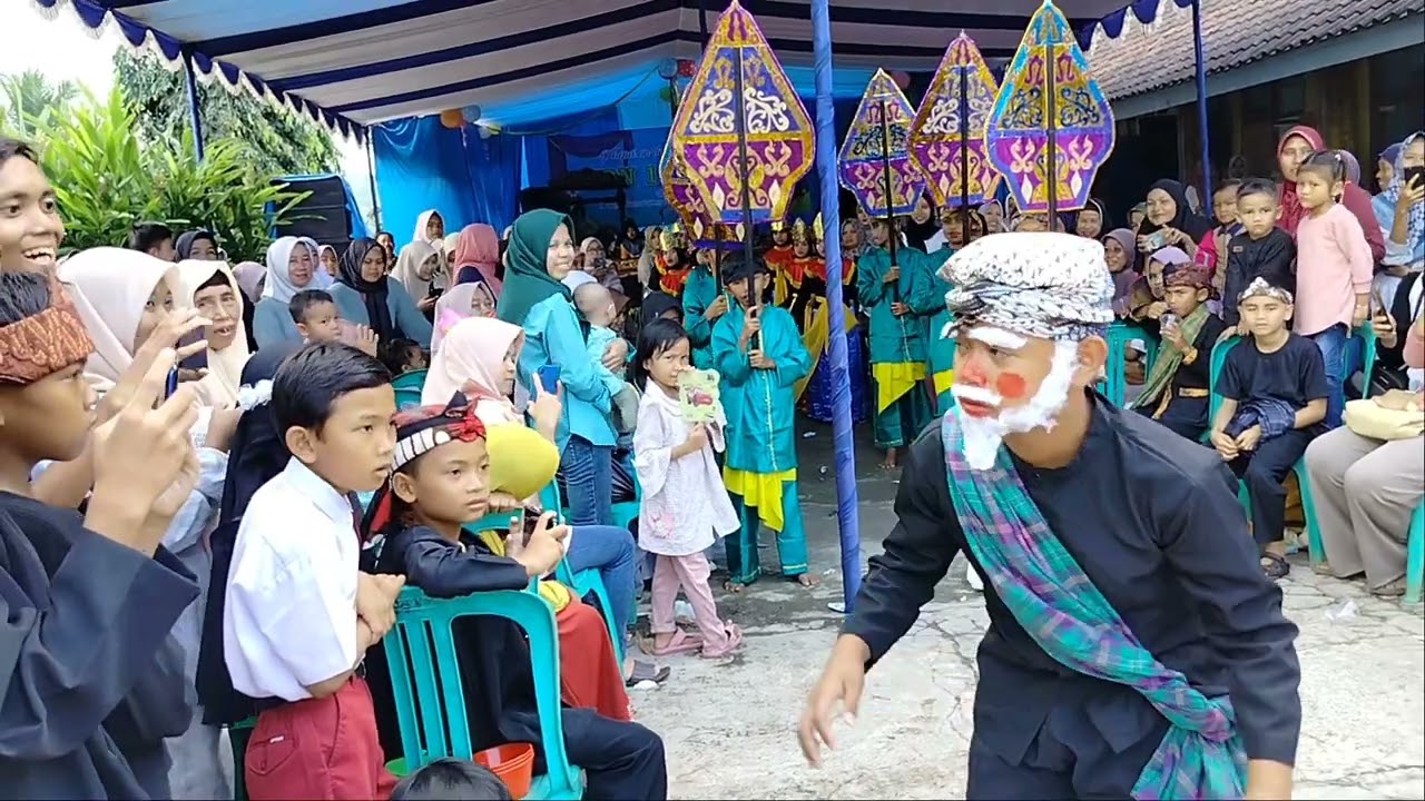 Prosesi Upacara Adat Perpisahan SDN 1 Selacai