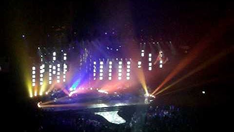 Leona Lewis - Bleeding Love Live at the o2 Arena