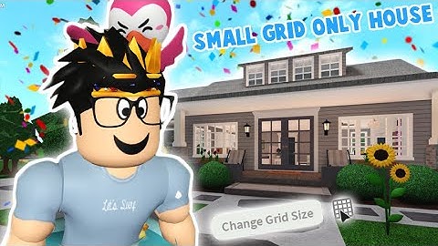 i built a bloxburg house with SMALL GRID only... I suffered a bit haha