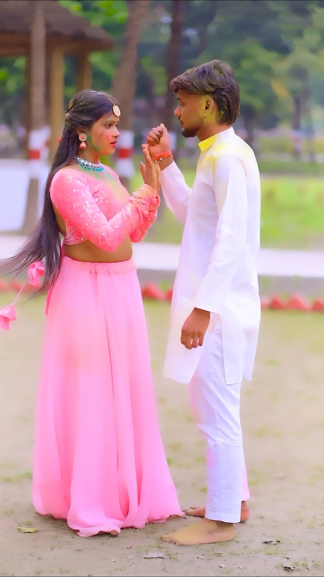 Jane se pahle apni mohabbat se milbate hua jana