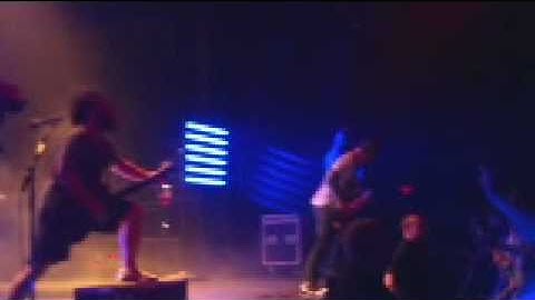 Underoath - Writing On The Wall - Live