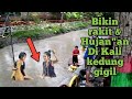 Membuat perahu rakit  warga tikusan nekat nyebur kali kedung gigil