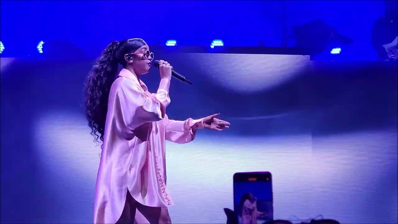 H.E.R. - We Going Crazy / I Can Have It All - 5/1/2022 | Back of My Mind Tour '22