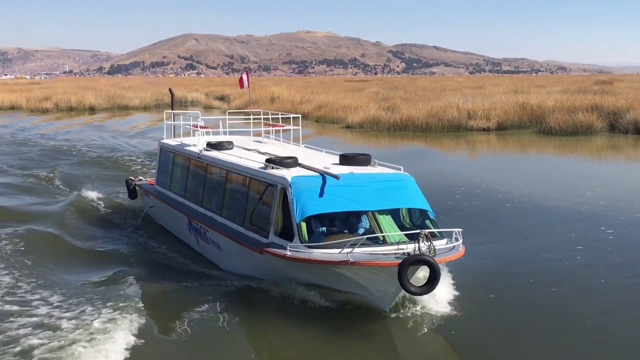 peru tourist boat