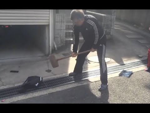 [Video] Japanese Pop Smashes Son's PLAYSTATION 3 SLIM and also It�s this that much more...