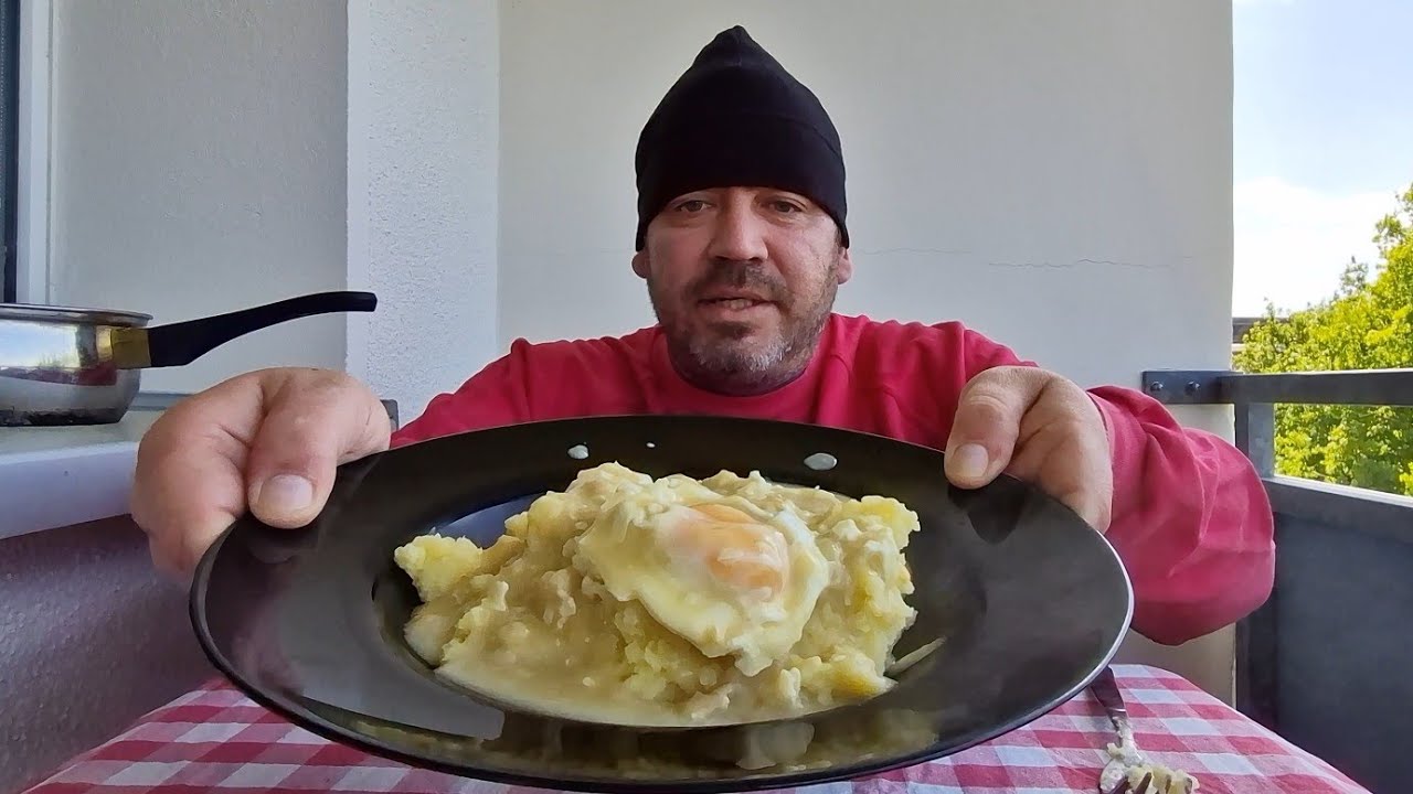 Senfeier mit Kartoffelpüree (Süß Saure Eier) | Ein Klassiker der DDR ... Senfeier mit Kartoffelpüree (Süß Saure Eier) | Ein Klassiker der DDR ...