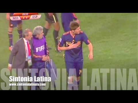 La patada de De jong a Xabi Alonso