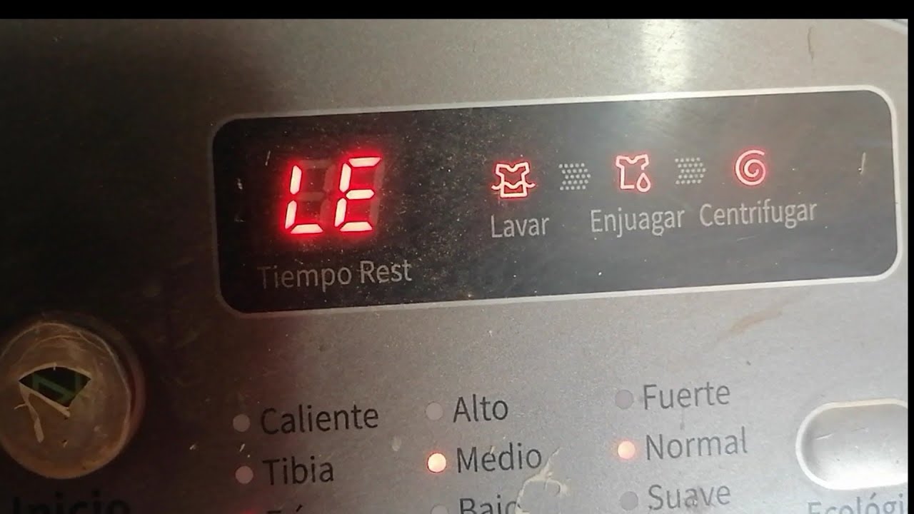 mi lavadora daewoo lava en pausas  error Le