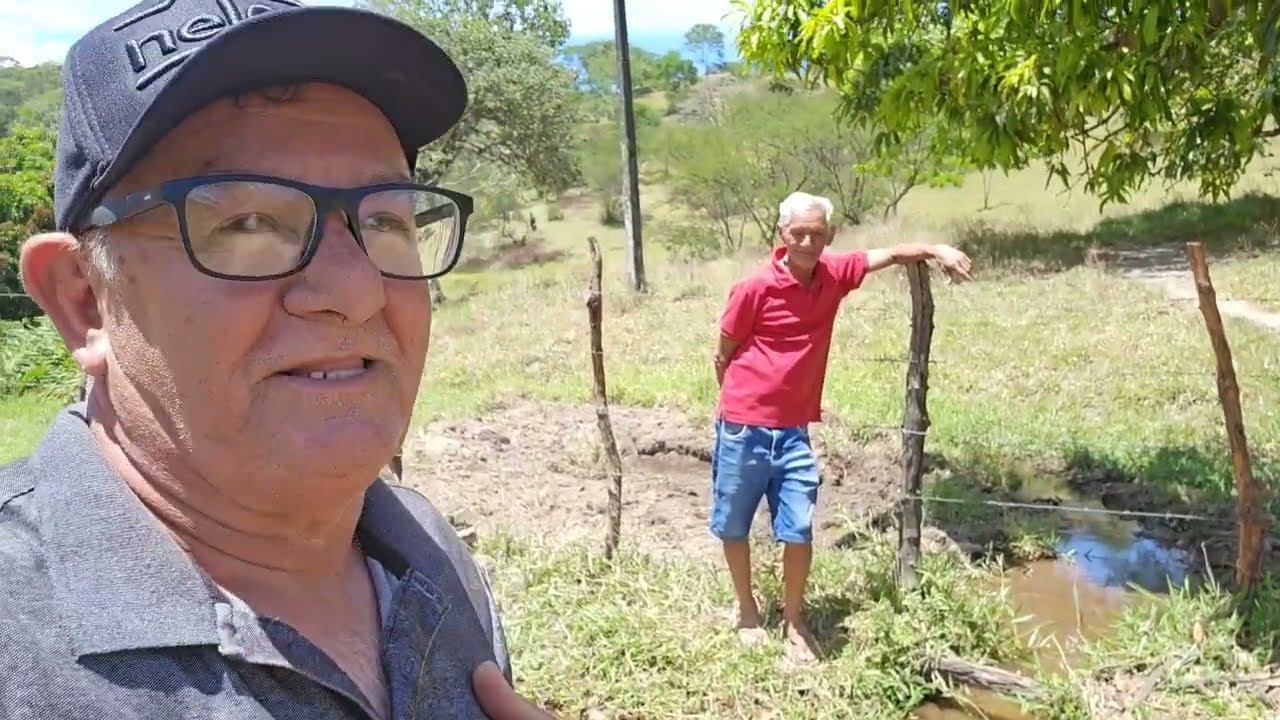 VENDO ESSA CHÁCARA COM CASA COM ÁGUA DENTRO DO TERRENO 