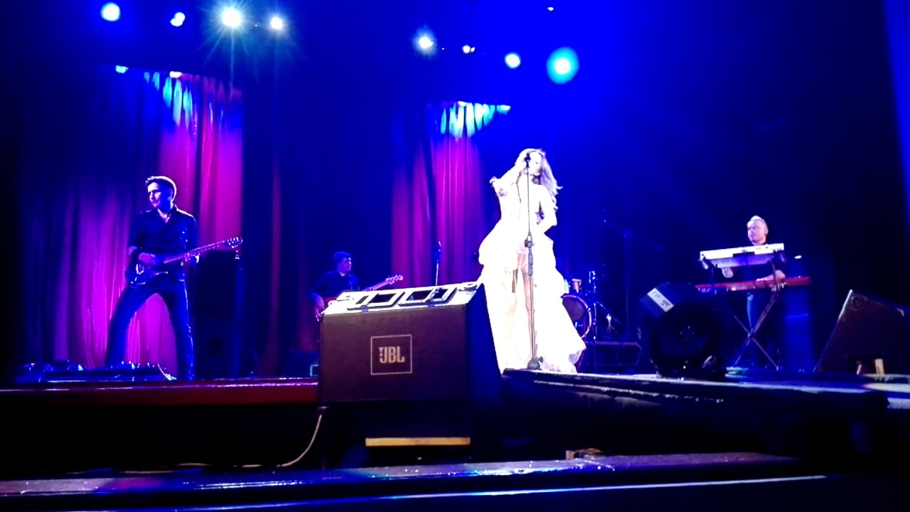 МакSим - Poster Girl, Секретов нет, Иди, Хорошо, На радиоволнах (Новокузнецк, 08.12.16)