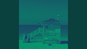 Pulsating Backdrops for Beach Getaways