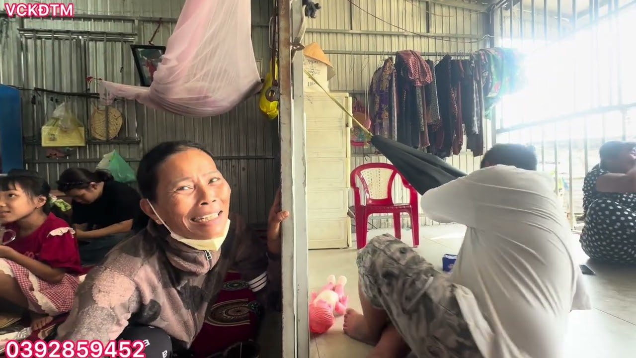 Chị Hai hôm nay ra đi đám giỗ ghẹo Tí Sún cười ra nước mắt