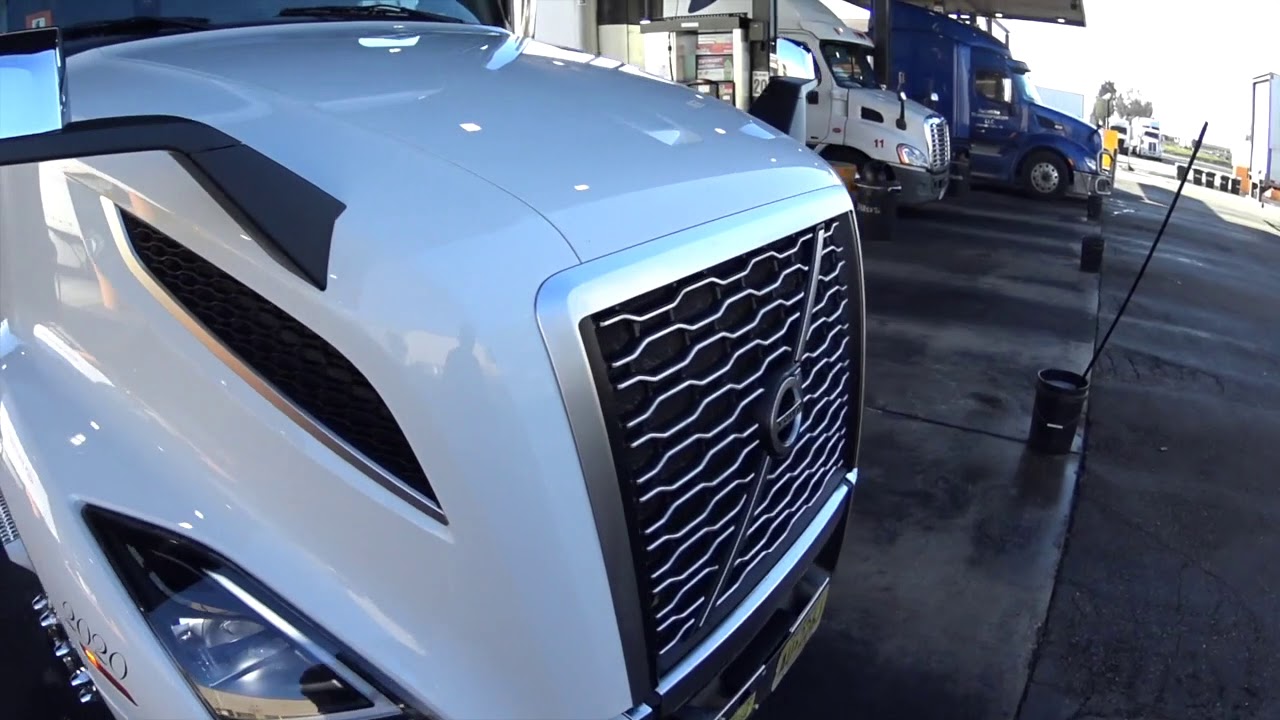 2020 Volvo VNL 860 Fuel Stop Repositioning The Truck YouTube