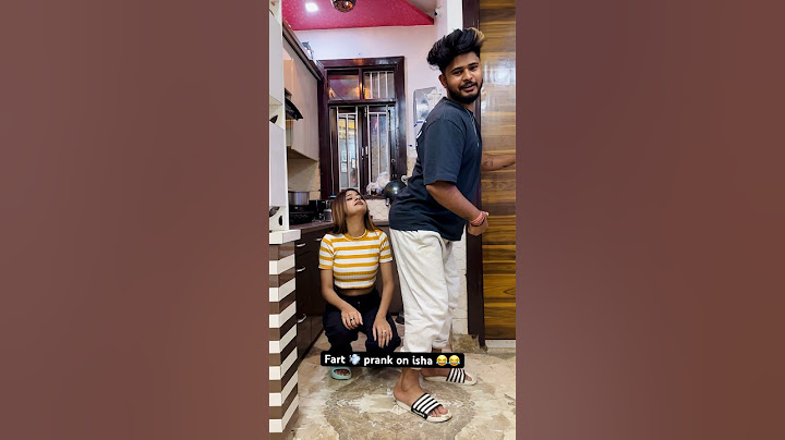 Fart 💨 prank successful 😂🤪🤣 #comedycouple #funnycomedy #funny #funnyprank #comedyprank #couples