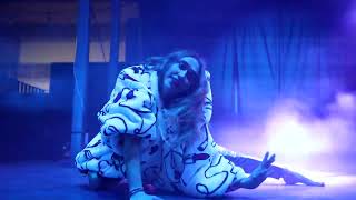 Hannah's Captivating Performance at Inner Diva Studios' Winter Fantasy Showcase | The Belmont Austin