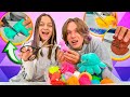 Cortando e abrindo stress ball   cortando fidget toys  tio lucas e laila