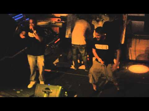 Colicchie, Fam Ross - No One's Leaving Alive