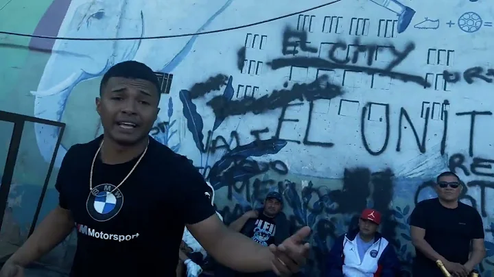 Bu$cando dinero - Jhon Giraldo (Video Oficial)