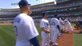 SD@LAD: Dodgers' starters introduced on Opening Day