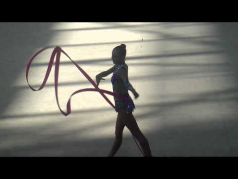 Videó: Daria Dmitrieva - bajnok a ritmikus gimnasztikában